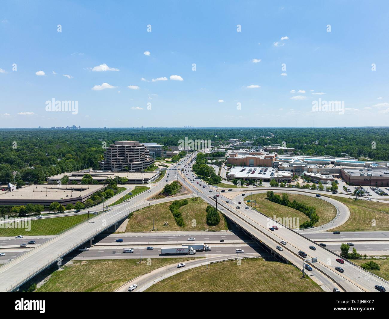 Cruce de la autopista en la zona suburbana de St. Louis Foto de stock