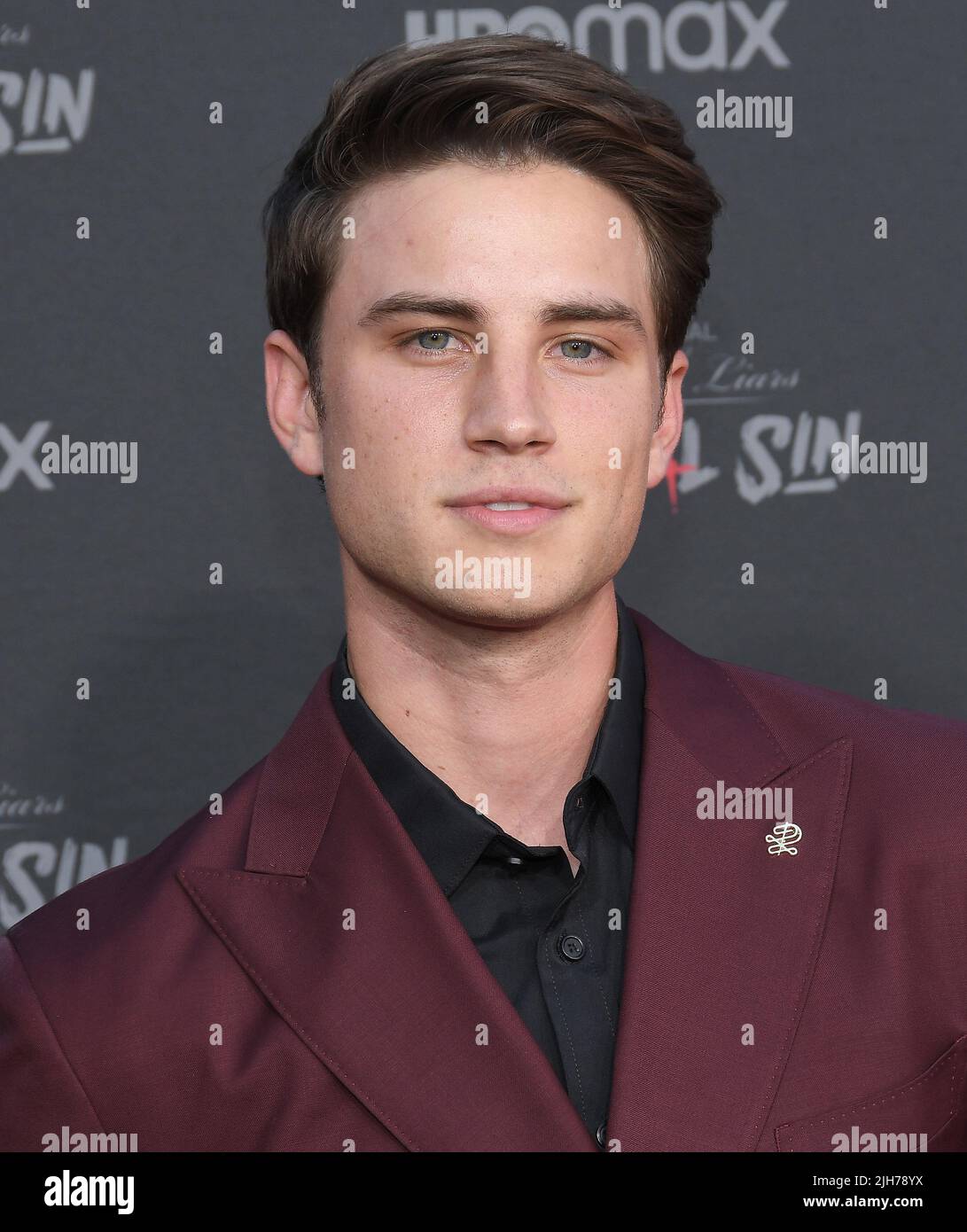 Los Ángeles, . 15th de julio de 2022. Carson Rowland llega a la proyección exclusiva de PRETTY LITTLE LIARS de HBOMax: ORIGINAL SIN celebrada en los estudios Warner Bros el viernes, 15 Los Ángeles, . 15th de julio de 2022. Carson Rowland llega a la proyección exclusiva de PRETTY LITTLE LIARS de HBOMax: ORIGINAL SIN celebrada en los estudios Warner Bros el viernes, 15