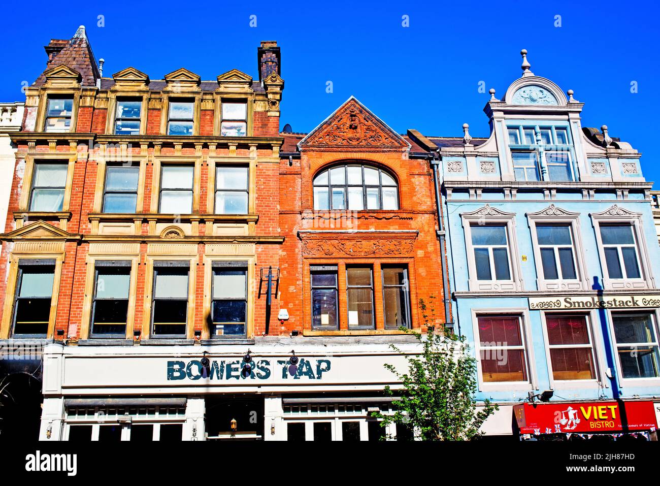 Arquitectura en Lower Briggate Street, Leeds, Inglaterra Foto de stock