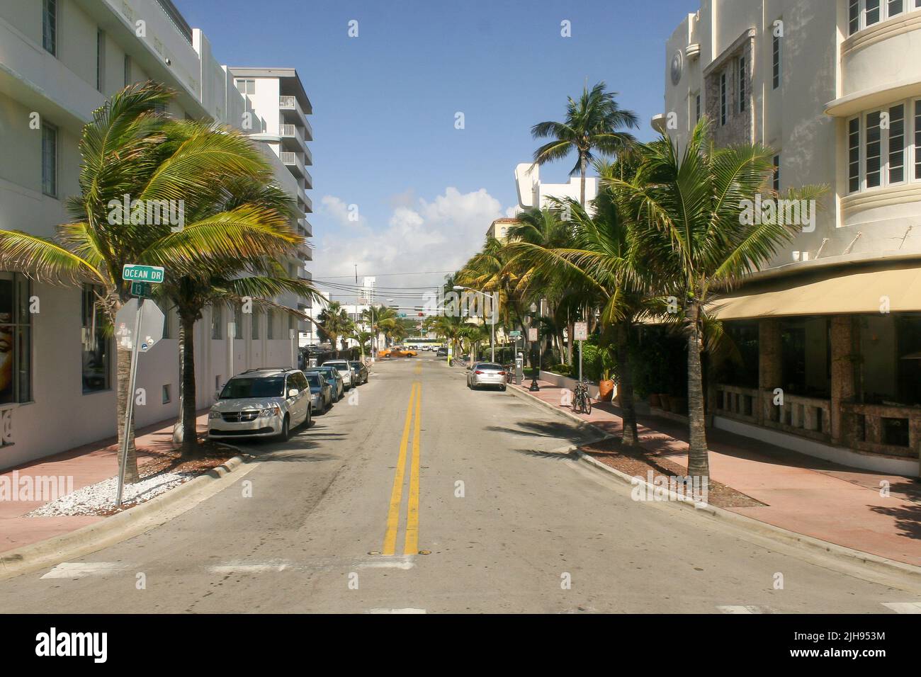 Miami -EE.UU., 04 19 2013: Una vista de Ocean Drive Foto de stock