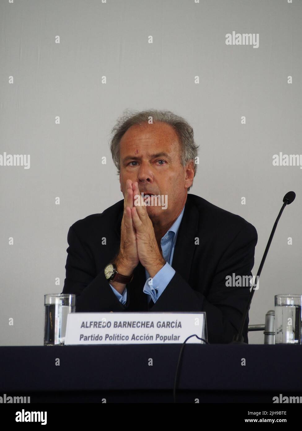 Alfredo, Barnechea, candidato presidencial, en conferencia de prensa en el edificio de las Naciones Unidas en Lima Foto de stock