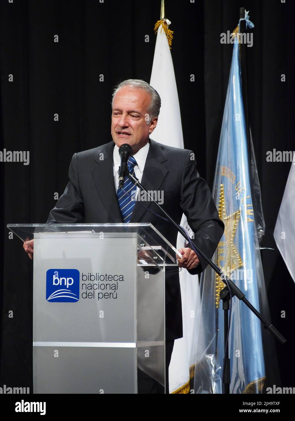 Hernando Guerra García participando en el debate presidencial Foto de stock