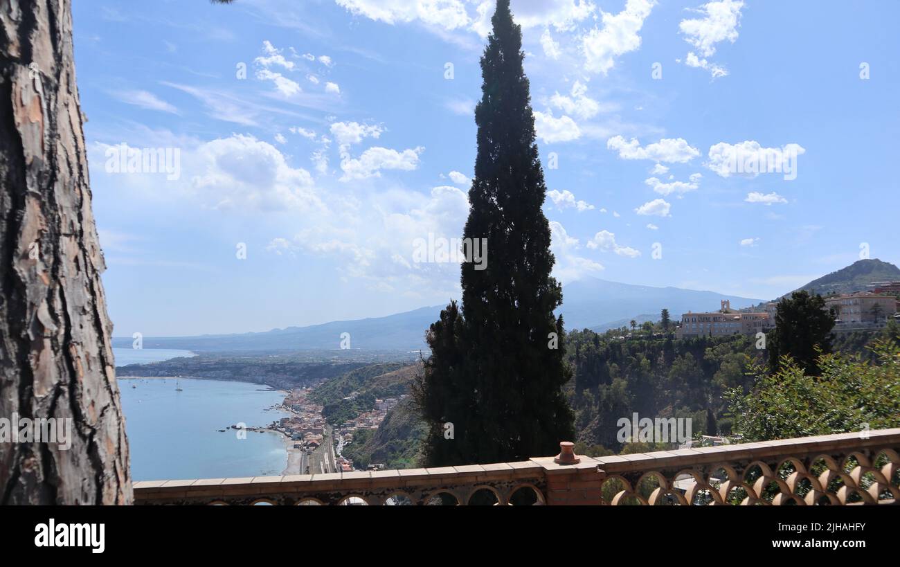 Sicilia vista de la colina Foto de stock