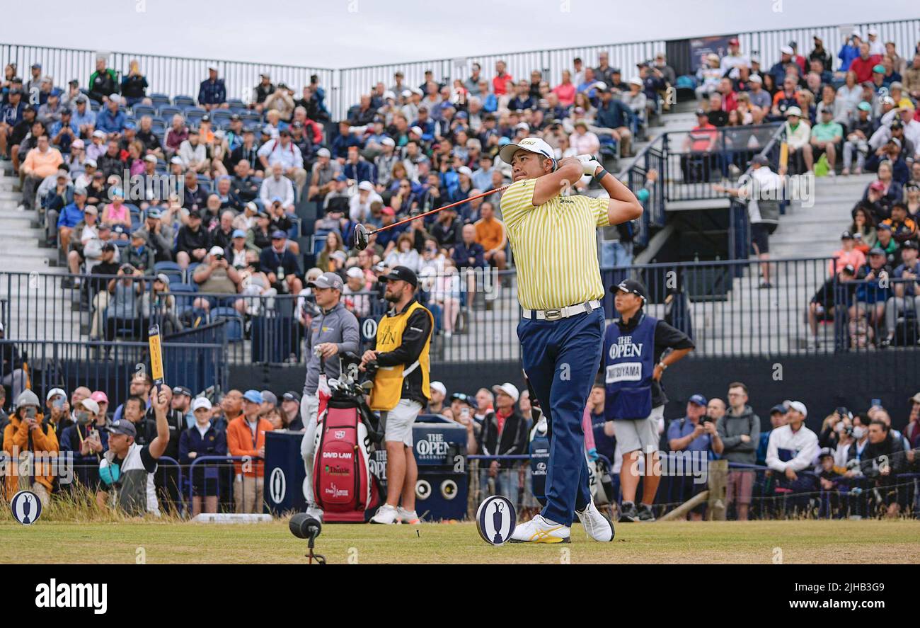 St. Andrews, Escocia, Reino Unido. 17th de julio de 2022. Hideki Matsuyama de Japón juega en el hoyo 17th durante la ronda final del campeonato del British Open el 17 de julio de 2022, en el Old Course en St. Andrews, Escocia. (Kyodo)==Foto de Kyodo vía crédito: Noticias en vivo de Newscom/Alamy Foto de stock