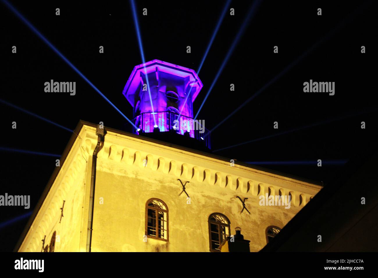 Lugares de interés famosos, Lotrsak torre, Festival de Luces 2022., Ciudad Alta, Zagreb, Croacia Foto de stock