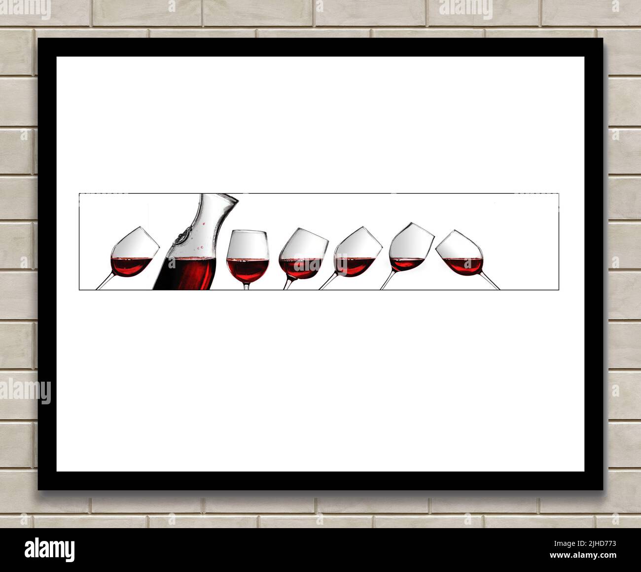En este arte se ve una obra de arte del vino en los vasos con puntas angulares, pero mantener un nivel de vino plano en cada vaso está enmarcado en una pared de ladrillo Foto de stock