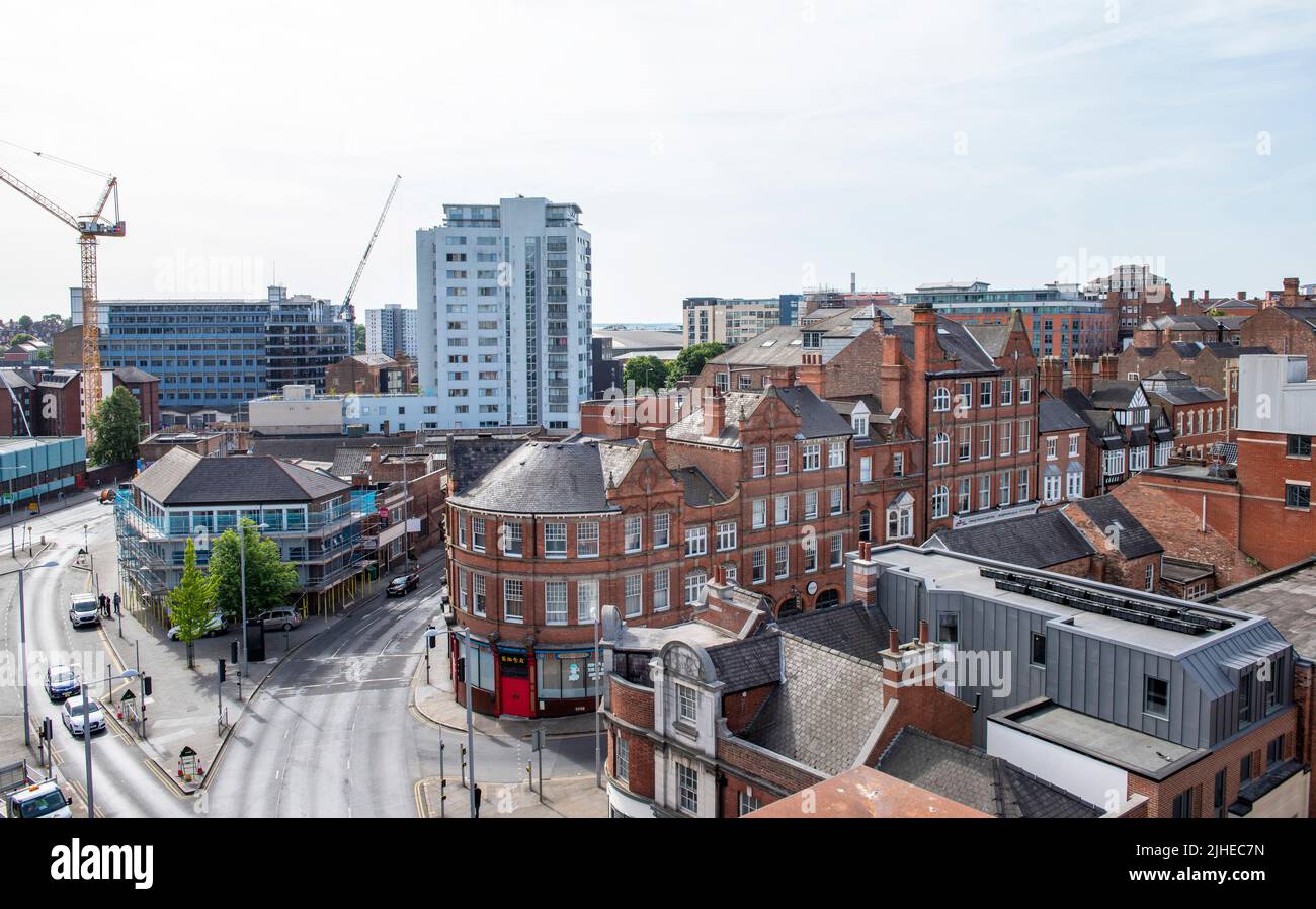 Vista al sudeste desde el tejado del edificio Confetti en Nottingham City, Nottinghamshire, Inglaterra, Reino Unido Foto de stock
