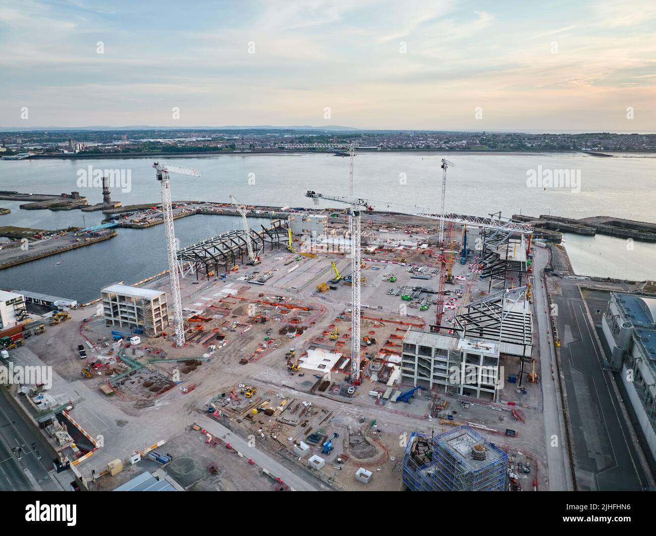 Vista aérea general del muelle Bramley-Moore durante la construcción de un nuevo estadio para el Everton FC Foto de stock