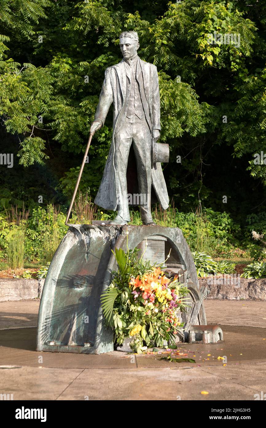 Estatua de Nikola Tesla. Niagara Falls Ontario Canadá. Foto de stock