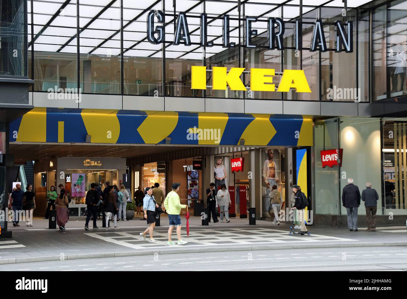 Centro comercial Gallerian en Hamngatan en Estocolmo Foto de stock