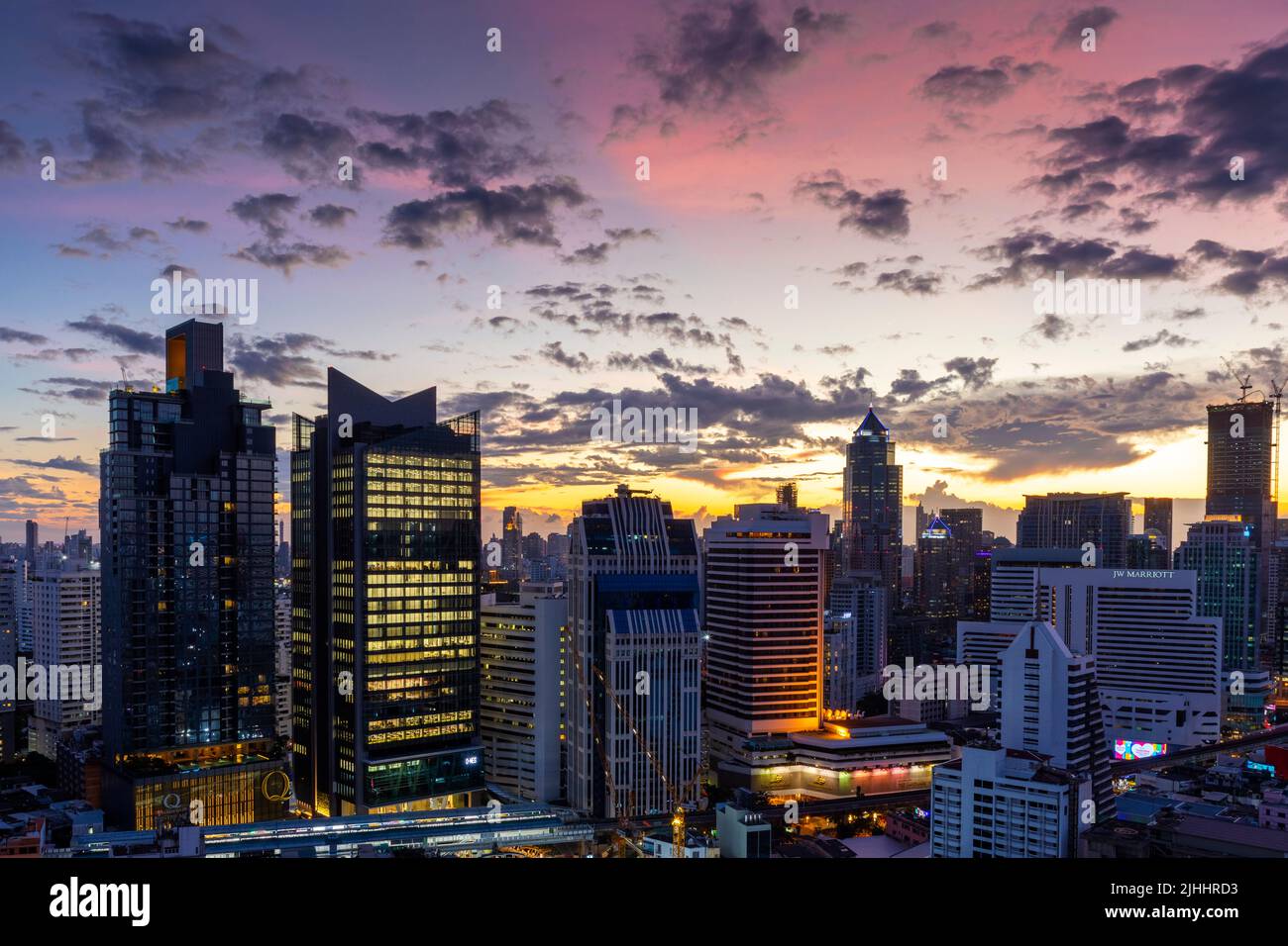 Bangkok ciudad puesta de sol horizonte paisaje, tarde, Tailandia Foto de stock