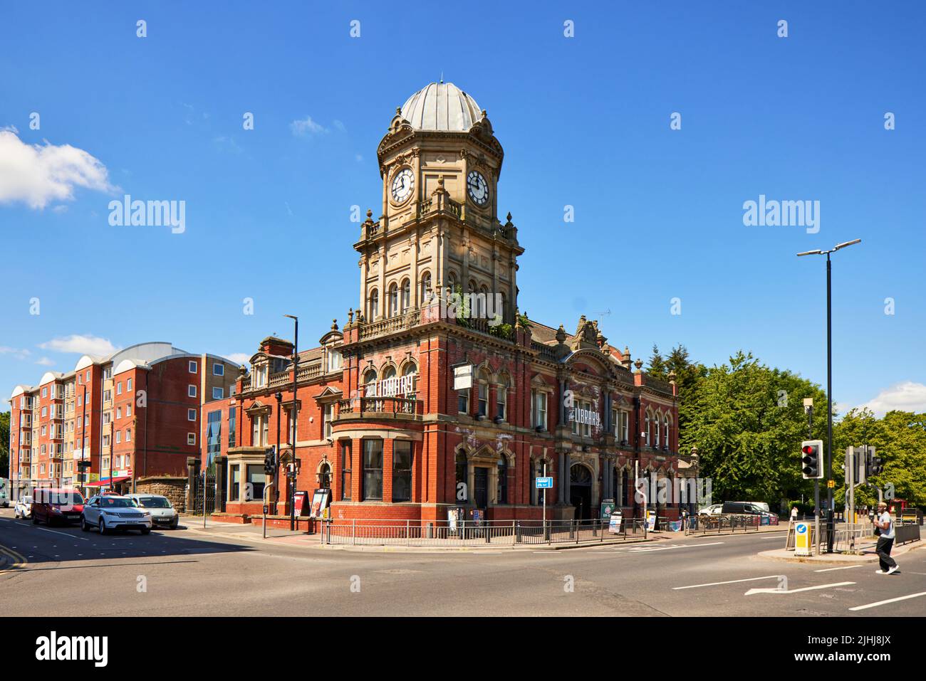 Gran edificio victoriano The Library Bar & Venue Woodhouse, Universidad de Leeds Foto de stock