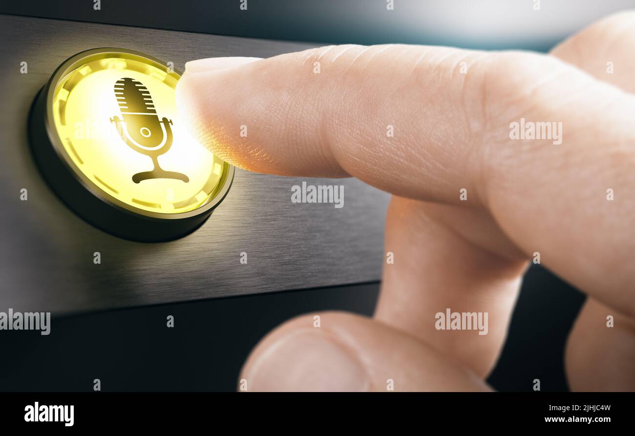 Hombre pulsando un botón amarillo con icono de micrófono para iniciar un nuevo podcast o grabación de audio. Concepto de medios. Imagen compuesta entre una fotografía de mano Foto de stock