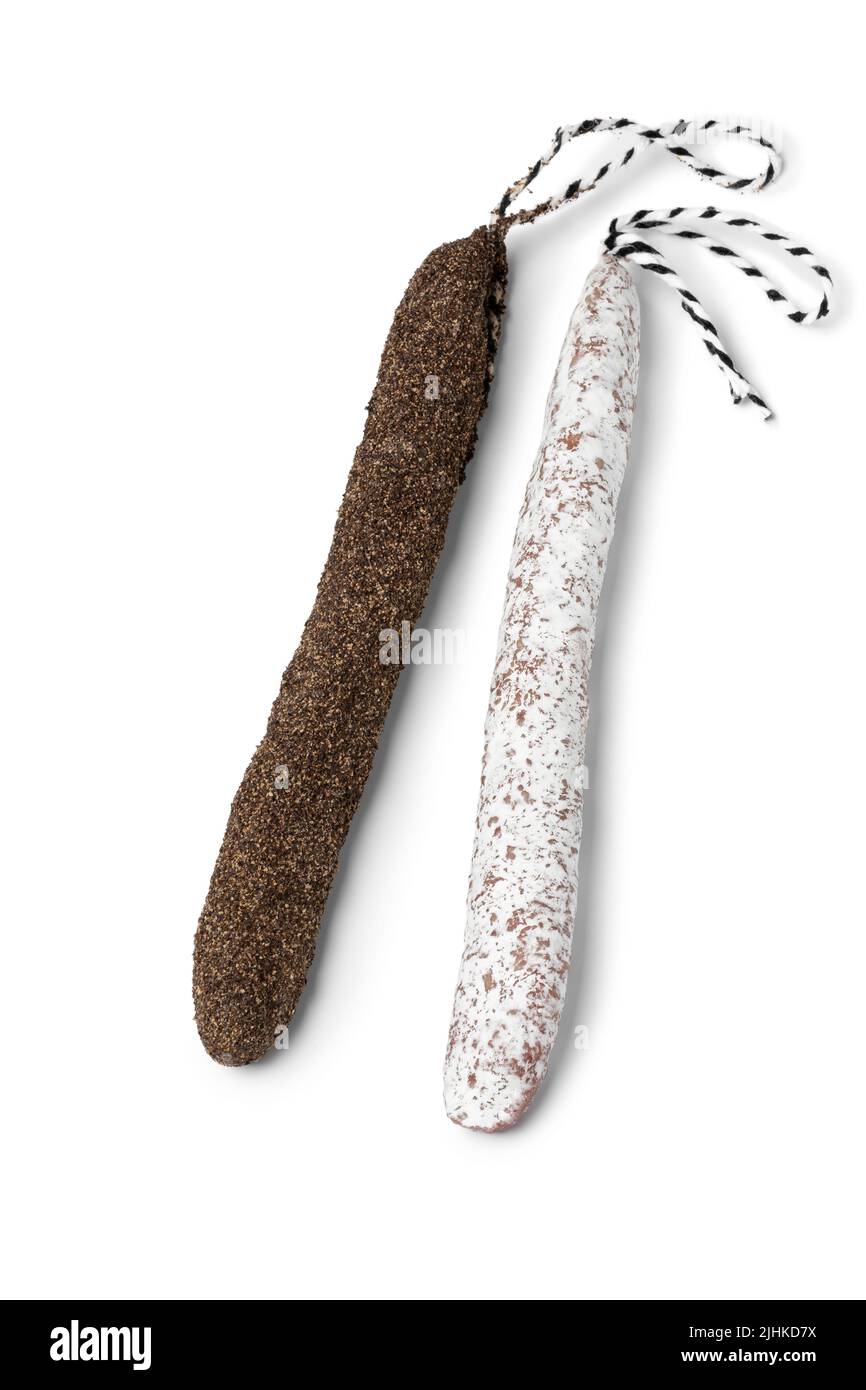 Pareja de salchicha tradicional catalana, fuet, natural y con pimienta negra aislada sobre fondo blanco Foto de stock