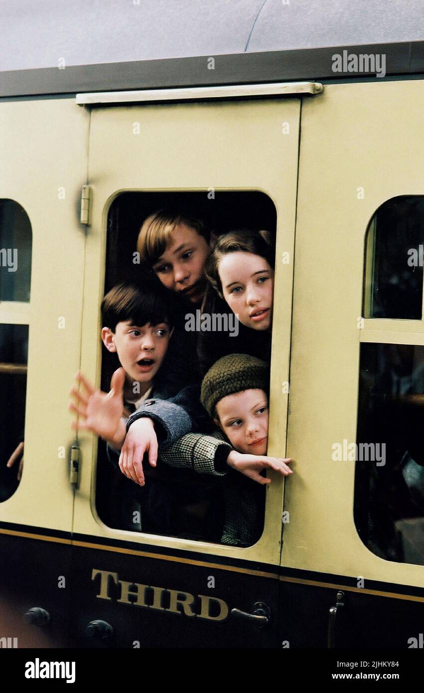 SKANDAR Keynes, William Moseley, Georgie Henley, Anna Popplewell, LAS CRÓNICAS DE NARNIA: EL LEÓN, LA BRUJA Y EL ARMARIO, 2005 Foto de stock