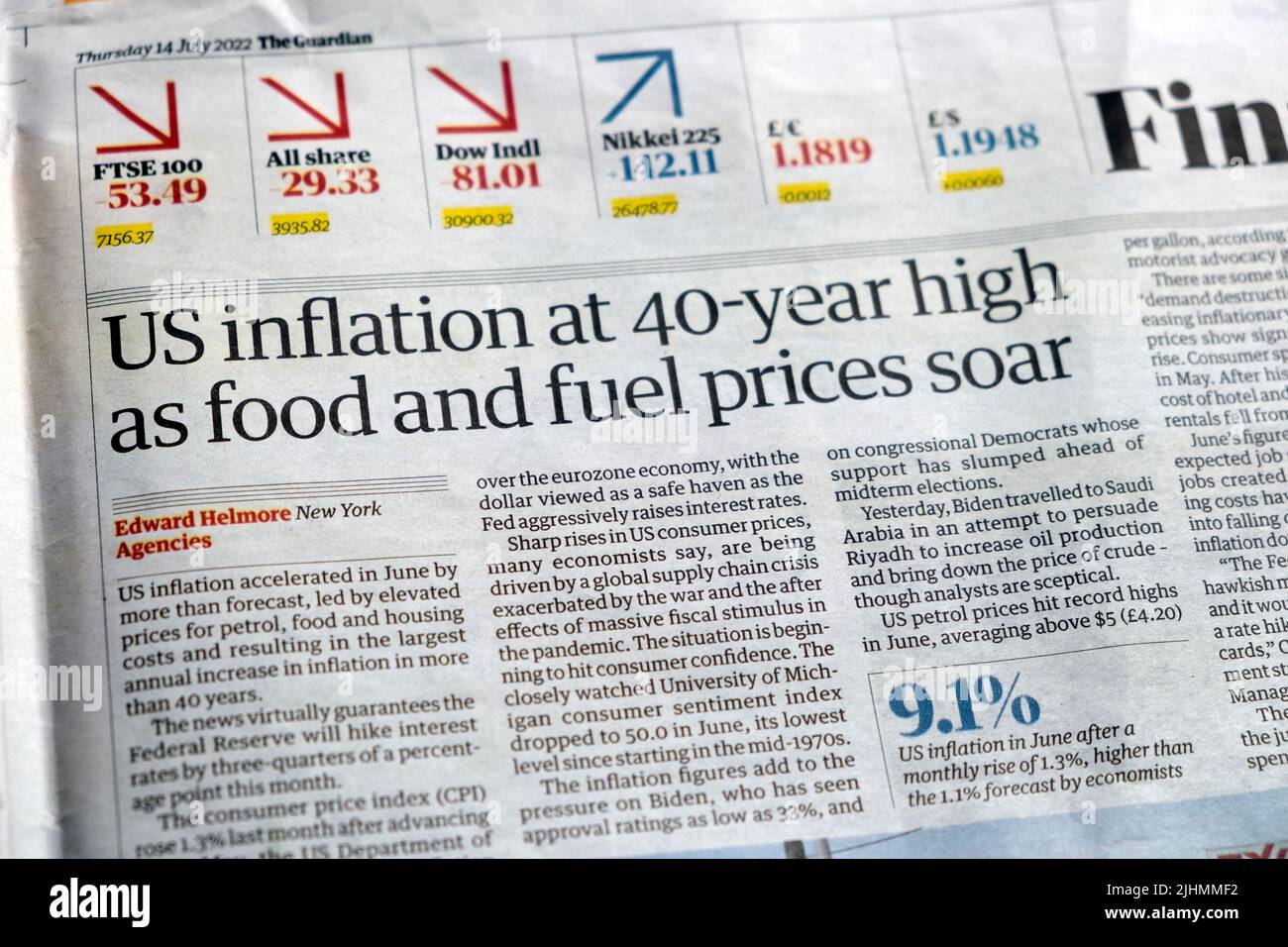 'La inflación EN EE.UU. Alcanza el máximo de 40 años a medida que se disparan los precios de los alimentos y el combustible', periódico Guardian, recorte financiero 14 de julio de 2022 Londres, Reino Unido Foto de stock