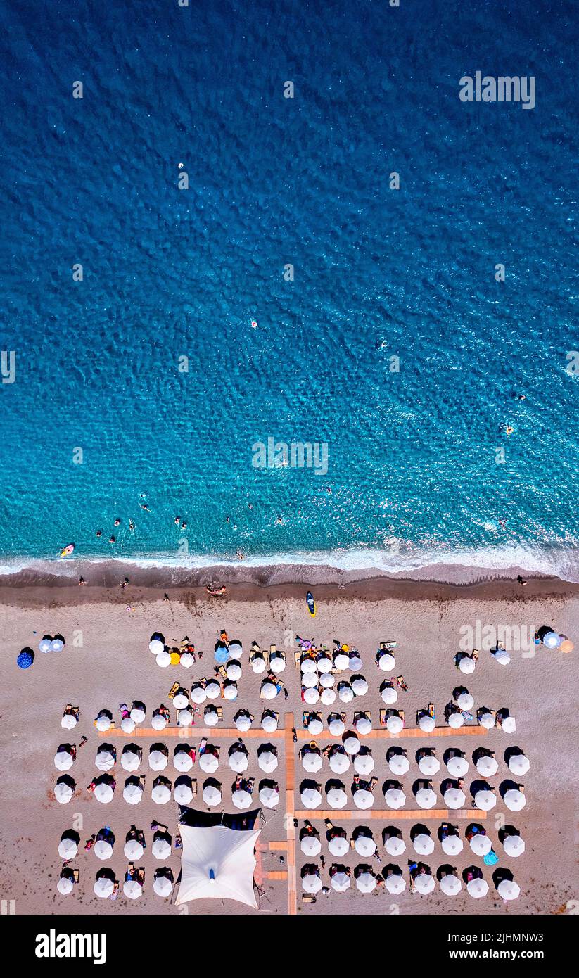 'Detalle' (vista aérea - drone) de la playa de Agiokambos Una de las playas más largas de Grecia (Larissa, Tesalia). Foto de stock