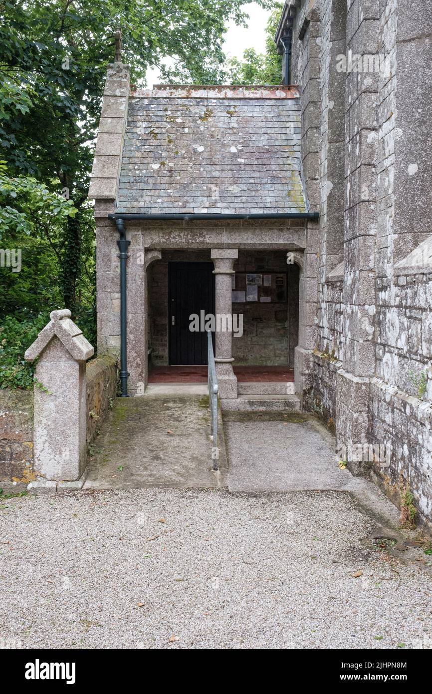 Exterior de la iglesia de San Juan Evangelista en Treslothan, Camborne Foto de stock