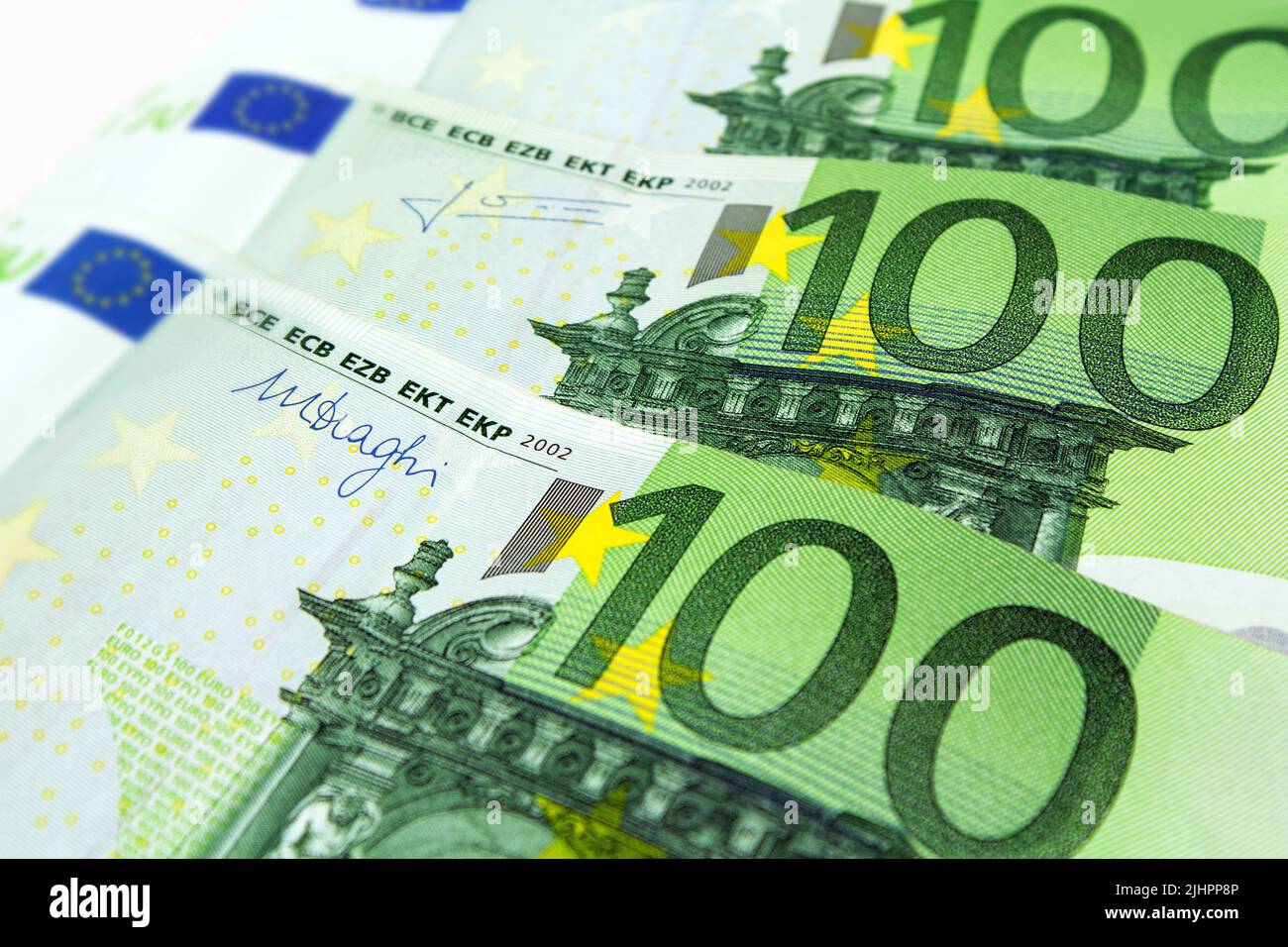 300 Euro Geldscheine auf weissem Hintergrund Nahaufnahme Foto de stock