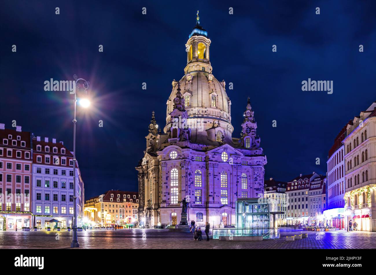 Dresden, Sajonia, Alemania: La famosa iglesia Frauenkirche en la plaza Neumarkt. Foto de stock