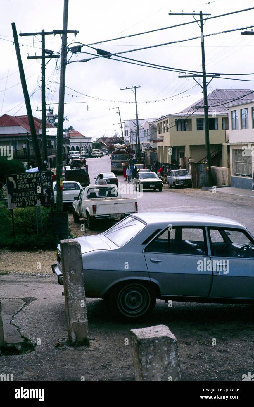 Vida rural alrededor de la aldea de Spalding, Clarendon, Jamaica, Indias Occidentales en 1990 Foto de stock