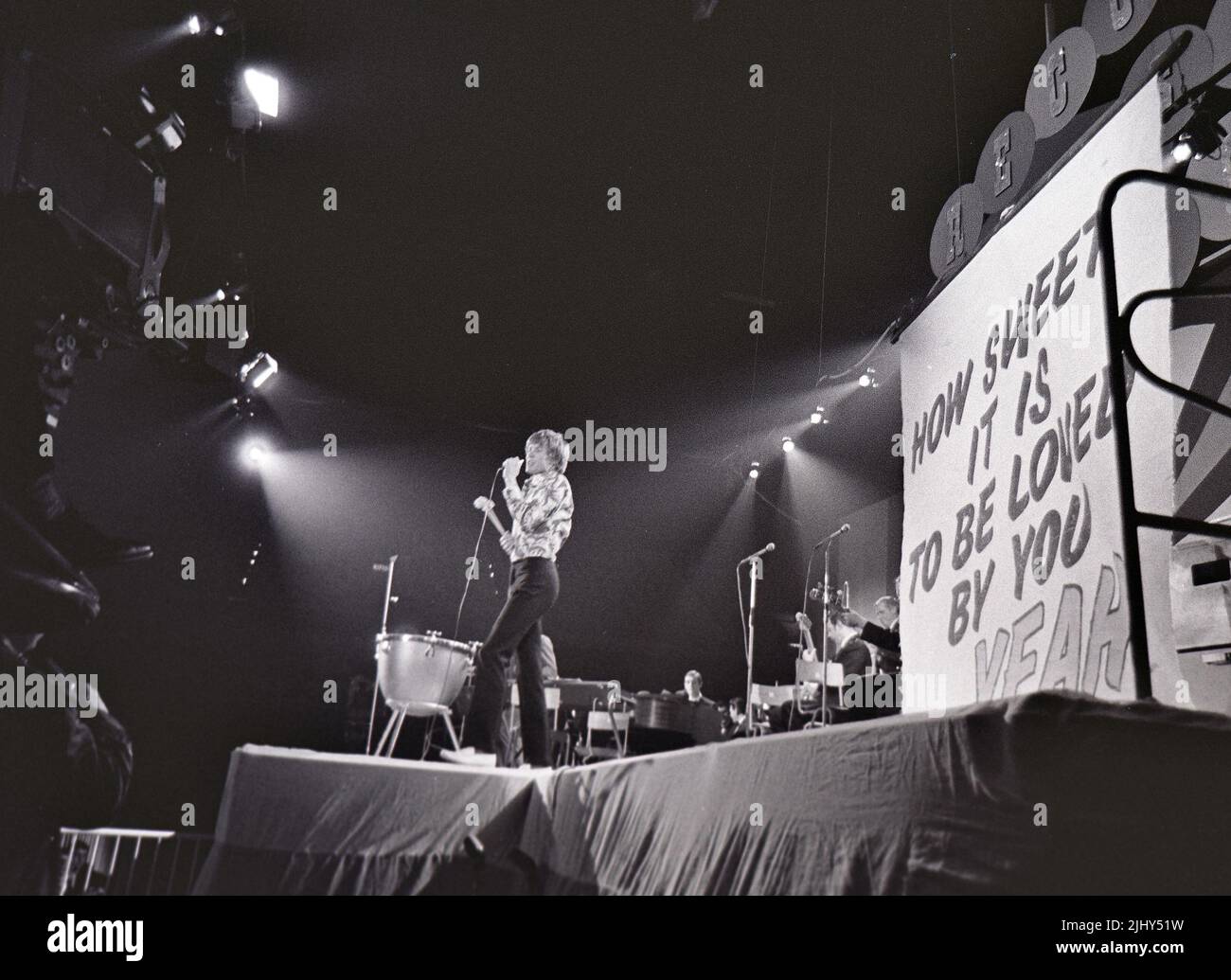 PAUL JONES cantante pop británico en 1966 Foto de stock