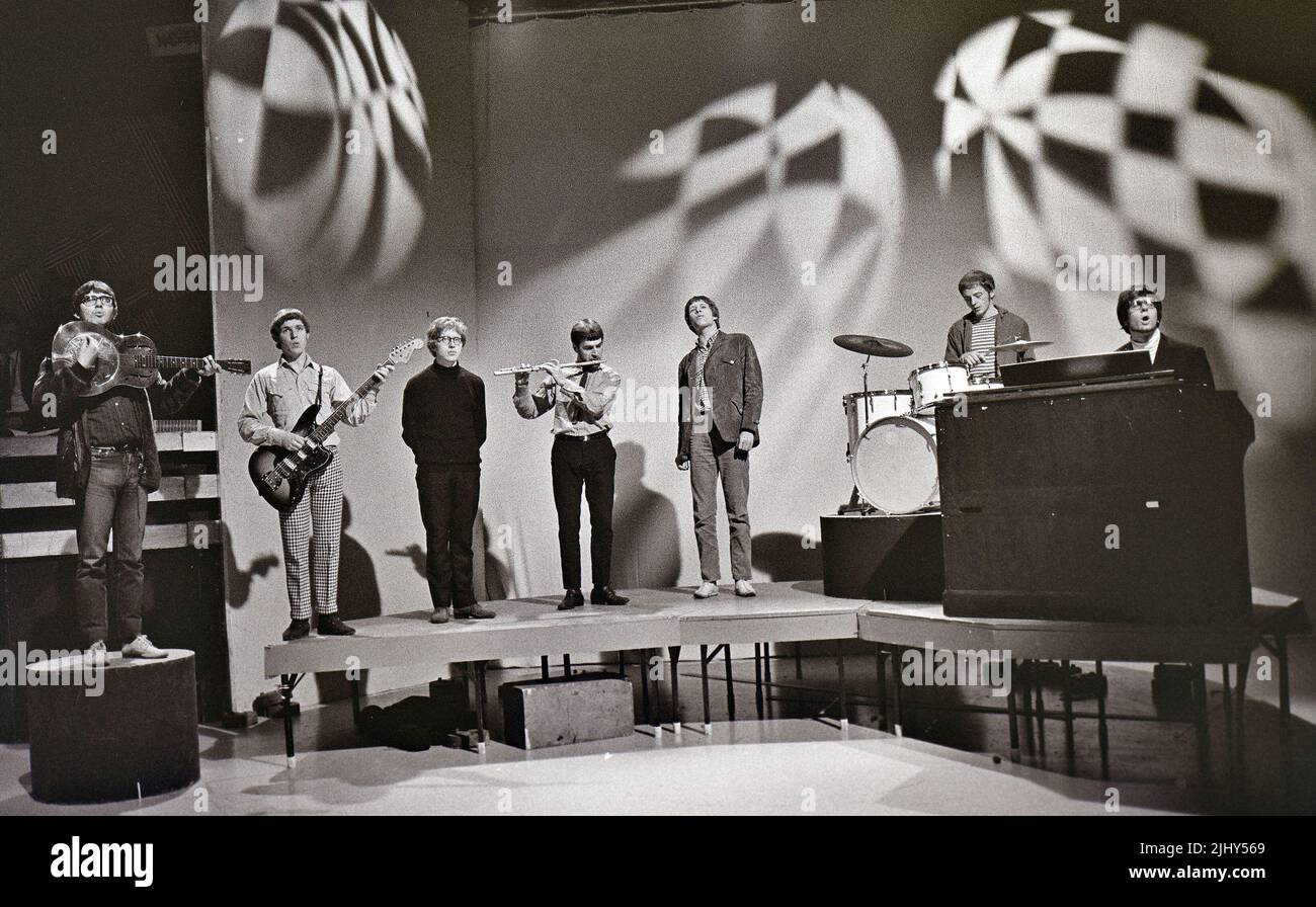 MANFRED MANN grupo de rock inon Top of the Pops en 1965. Foto: Tony Gale Foto de stock