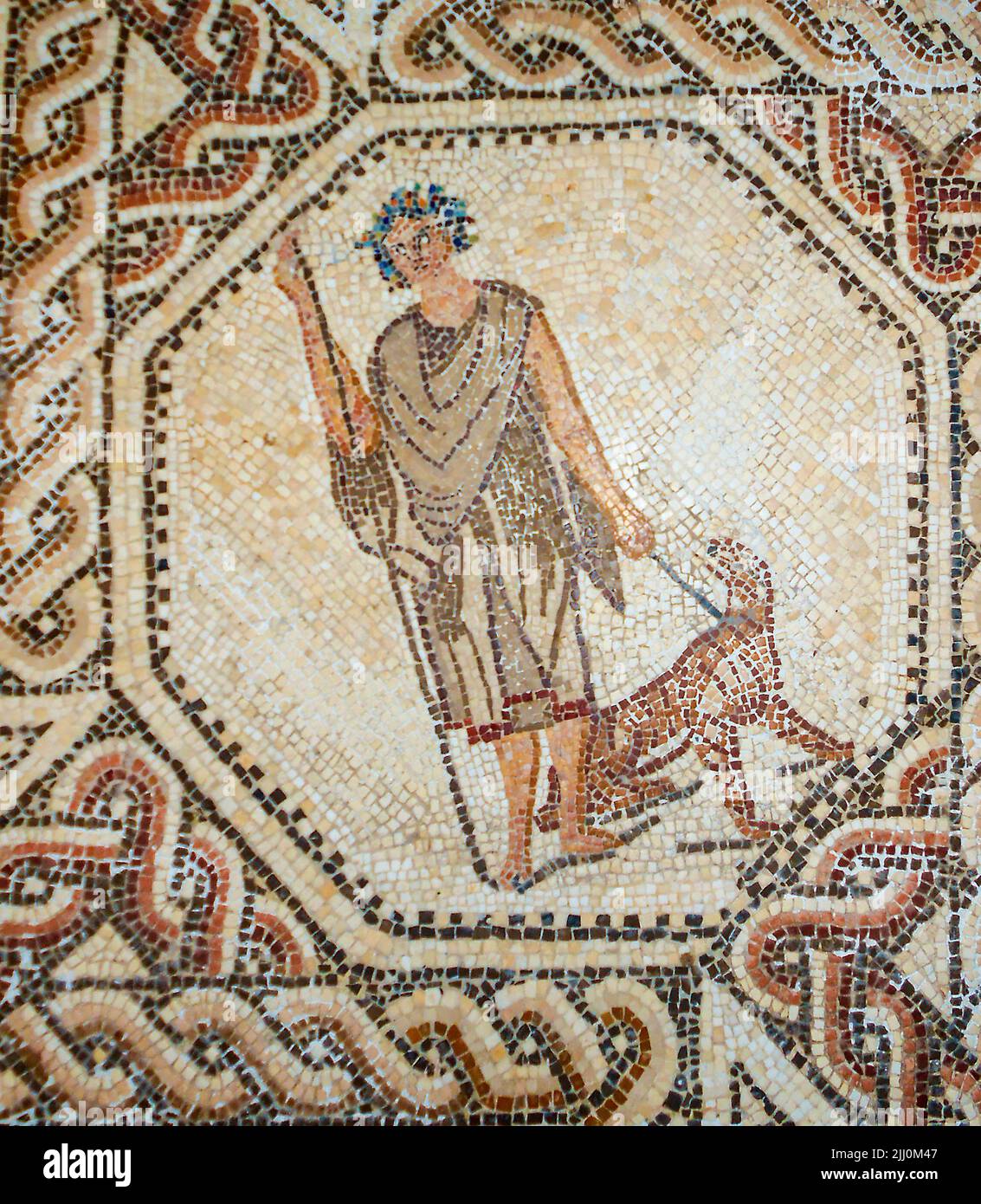 Antiguo mosaico romano en el piso de la casa en Sevilla, Andalucía, España Foto de stock