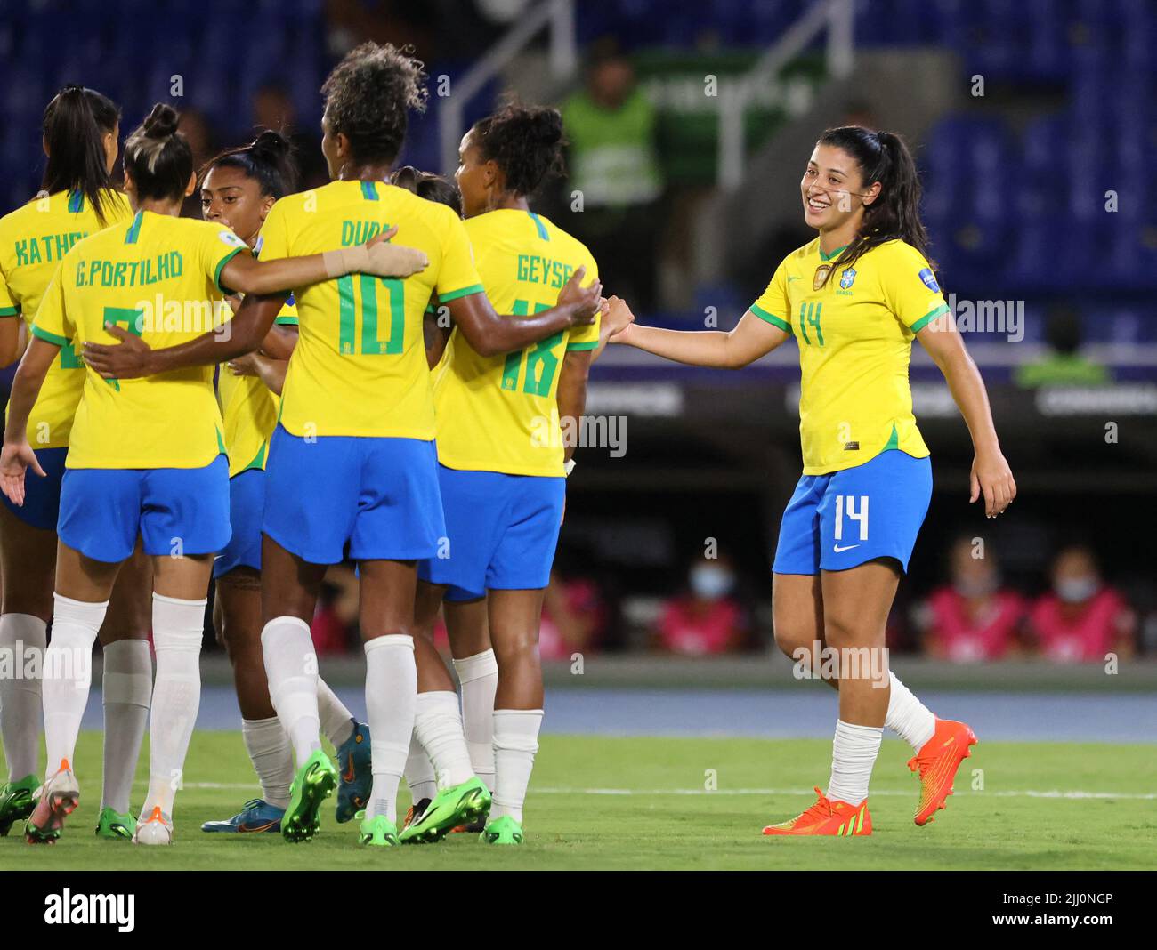 Fútbol América Femenina - Grupo B - Brasil contra Perú - Estadio Guerrero, Cali, - 21 de