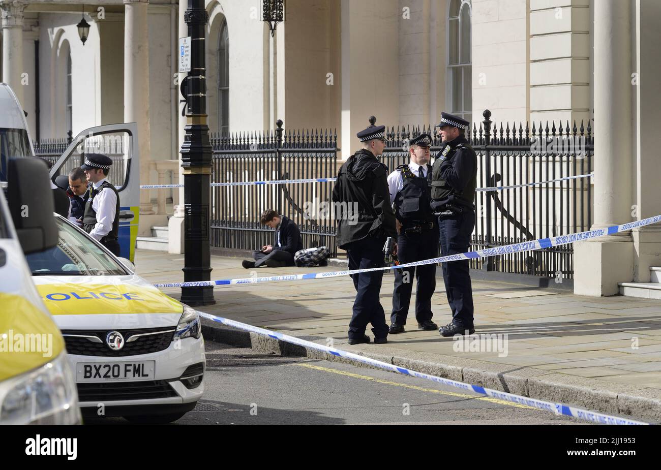 Londres, Inglaterra, Reino Unido. Agentes de la policía metropolitana en un incidente ocurrido en el centro de Londres Foto de stock