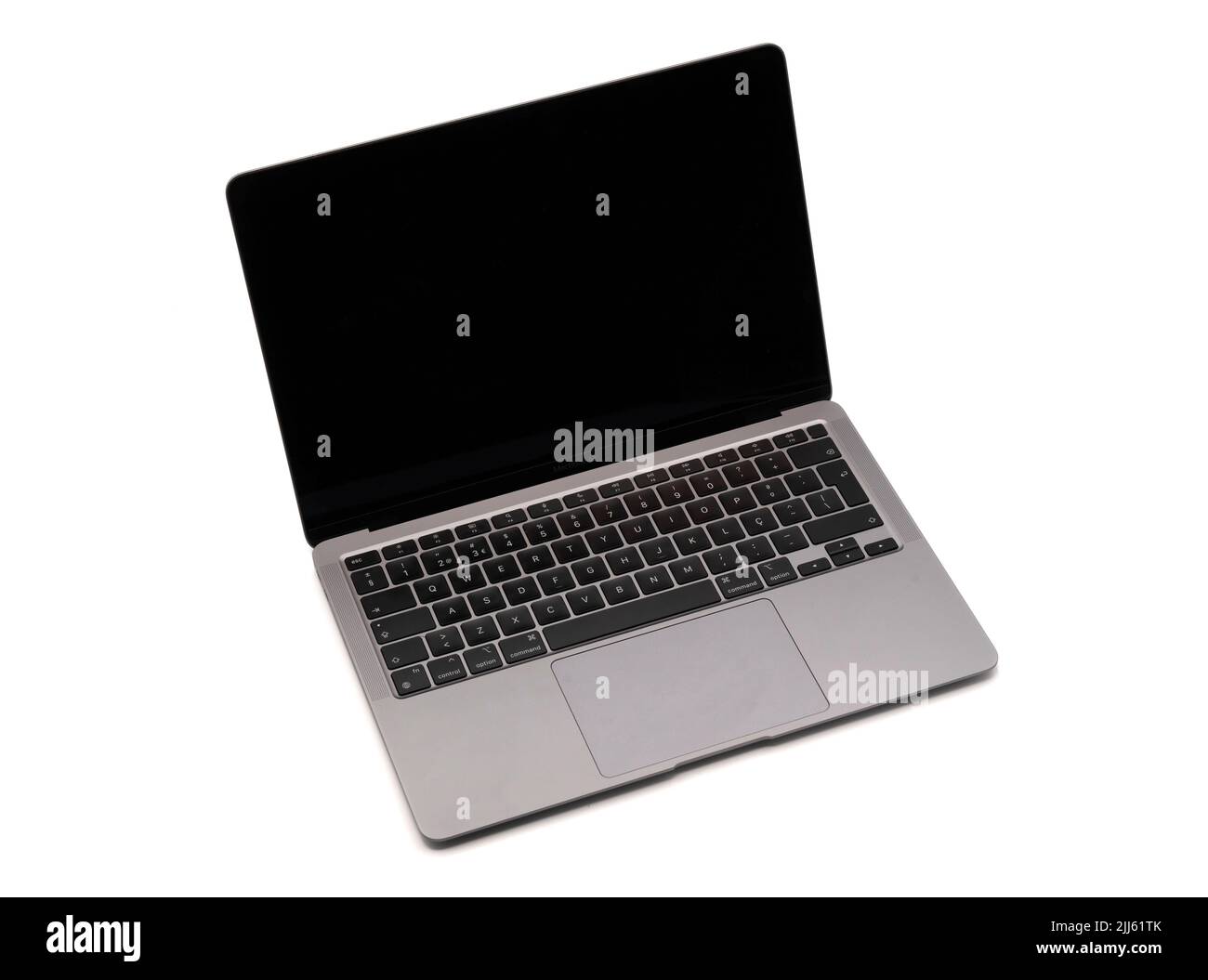 Apple MacBook Air con Apple Silicon M1 CPU recortada sobre fondo blanco Foto de stock