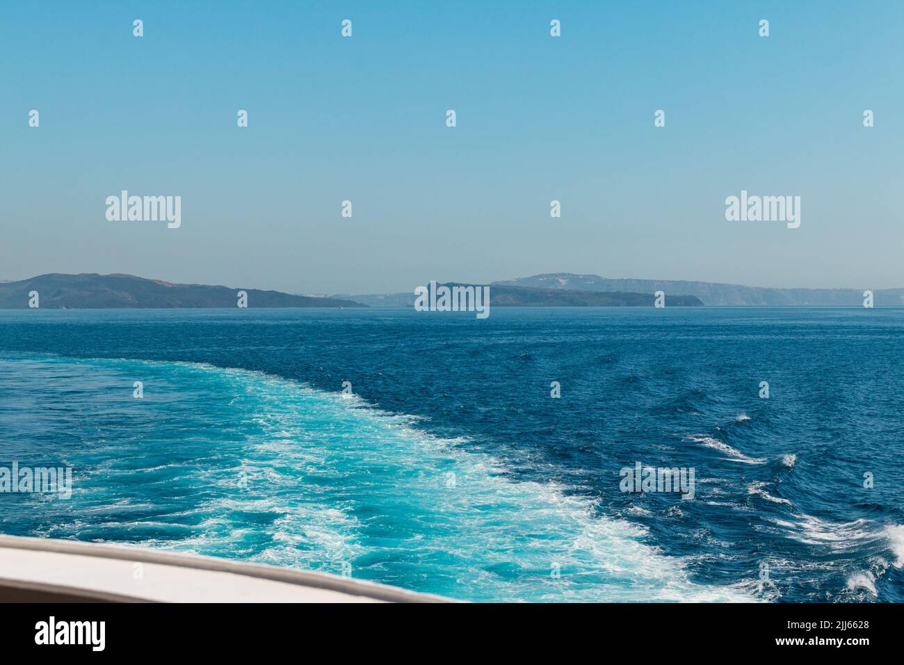 Islas Cícladas vista desde barco Foto de stock