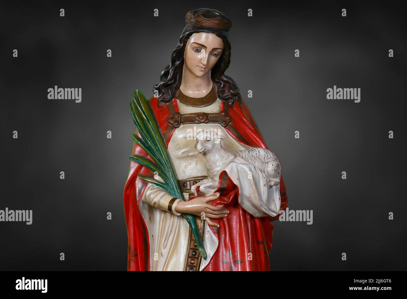 Estatua de Inés de Roma - Santa Inés - santa de la religión católica Foto de stock