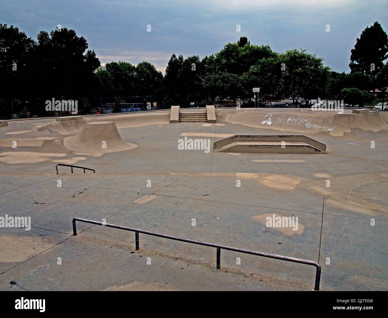 Parque de skate skateboard en William Cann Civic Center en Union City, California Foto de stock