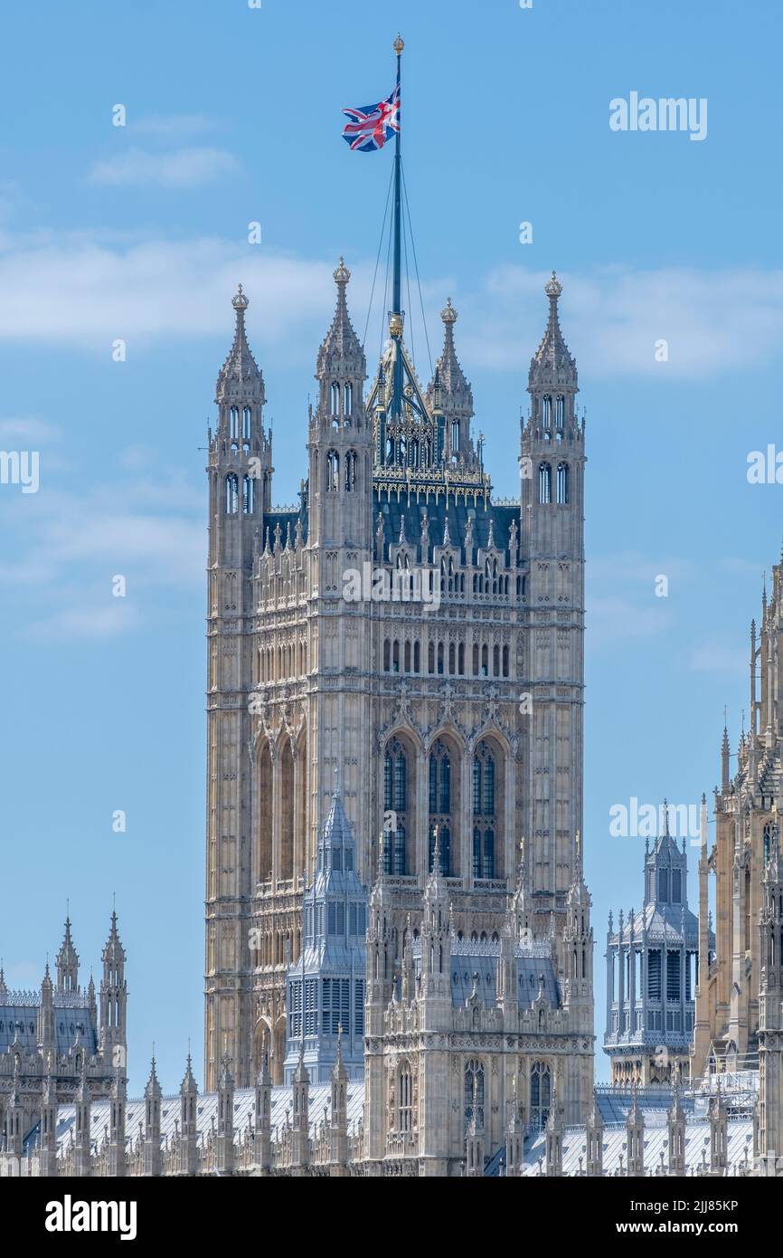 La Torre Victoria, una torre cuadrada en el extremo suroeste del Palacio de Westminster en Londres, utilizada como depósito de libros y documentos Foto de stock