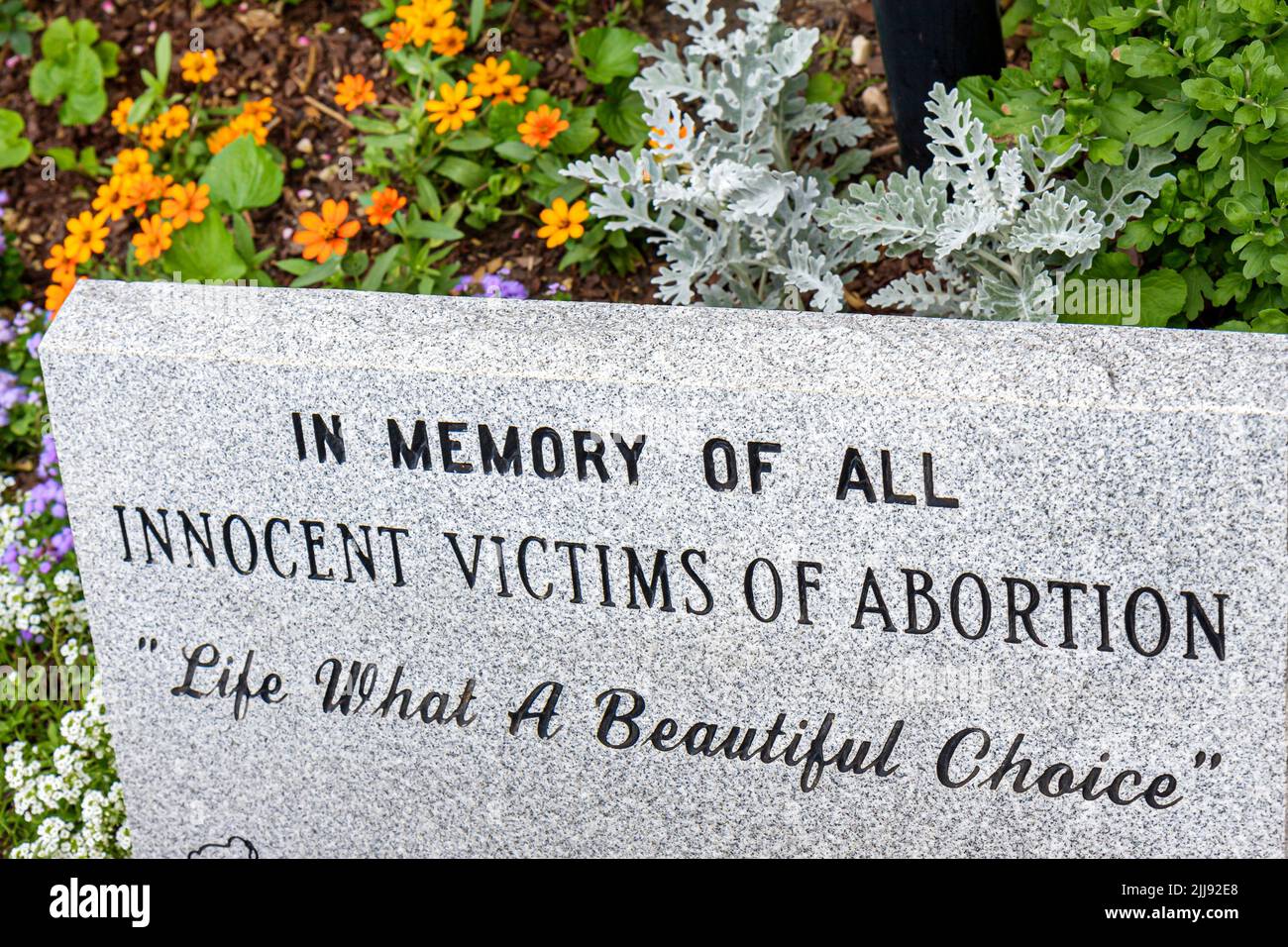 Pocahontas Arkansas, St Paul Catholic Iglesia granito Memorial víctimas aborto, pro vida derechos por nacer, puntos de referencia cultural cultura, escena Foto de stock