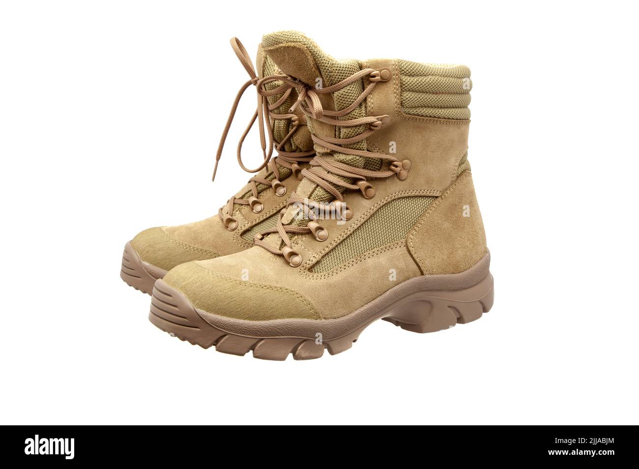 Botas modernas de combate del ejército. Nuevos zapatos beige desierto.  Aísle sobre un fondo blanco Fotografía de stock - Alamy
