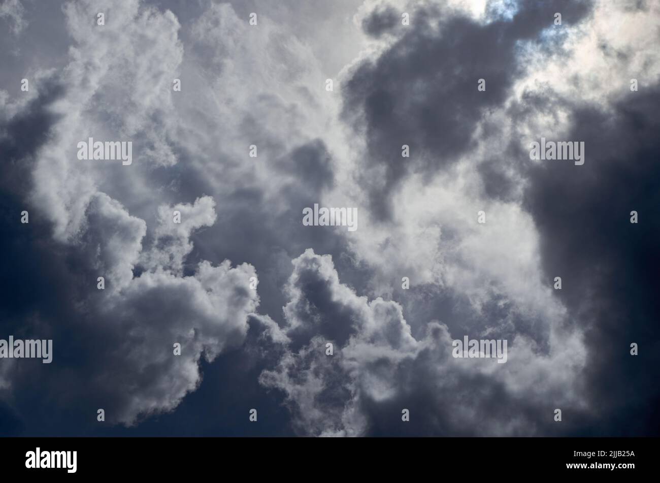 Fondo de las nubes en el cielo Foto de stock