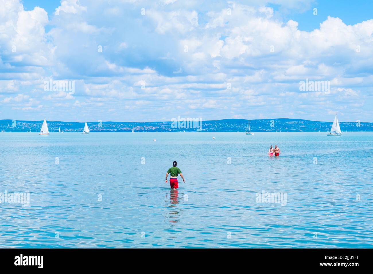 Personas en el Lago Balaton, Siofok, Hungría Foto de stock