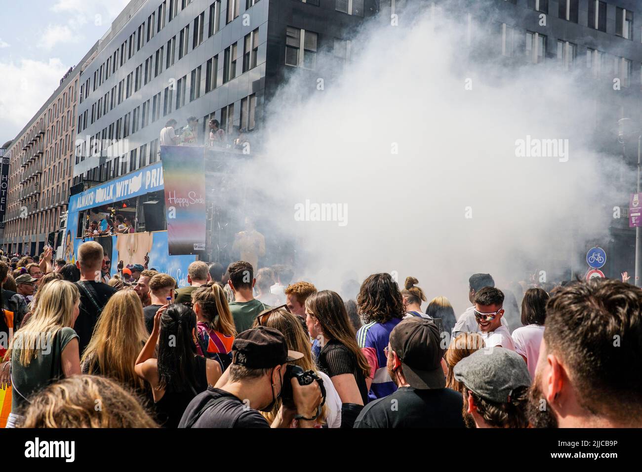 CSD Berlin 2022, Christopher Street Day Demonstration unter dem Lema 'Unidos en el Amor' Foto de stock