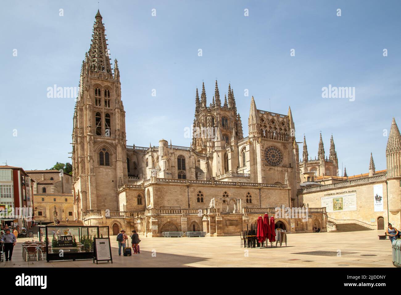 Vista de la Catedral de Santa María de Burgos, en la Plaza de Santa María, Foto de stock
