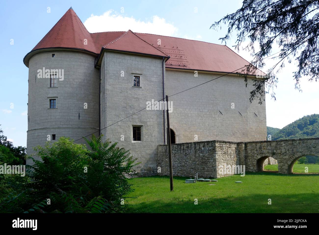 Slovenija, municipio de Krško, castillo medieval de Rajhenburg Foto de stock