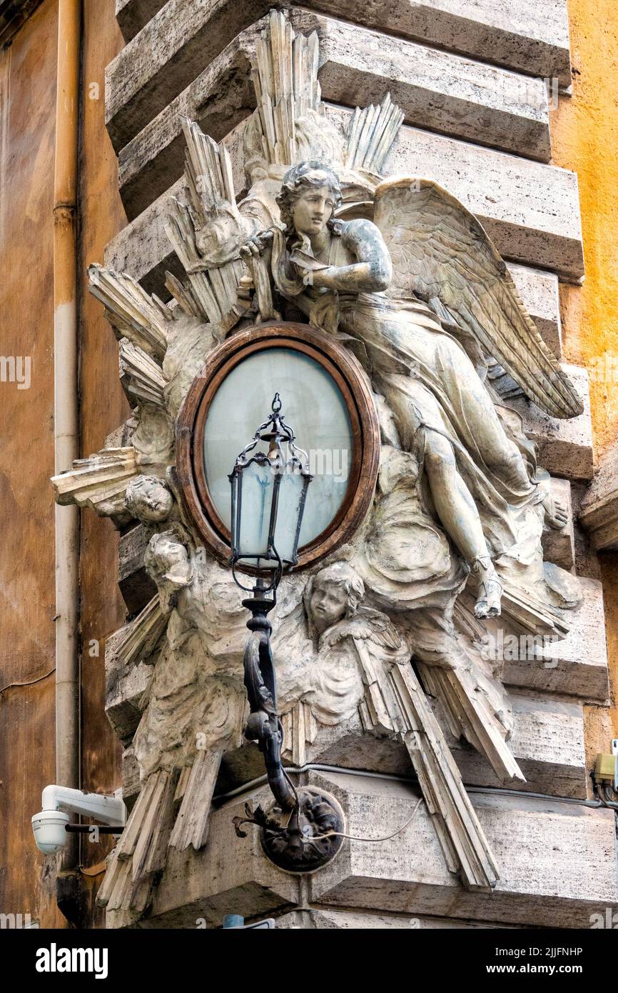 Aedicula de Cristo Redentor entre Via dei Coronari y Piazza di San Simeone, Roma, Italia Foto de stock