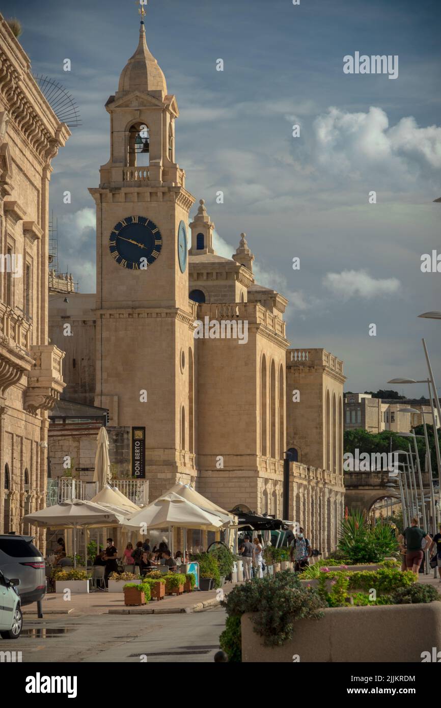 Fotografía vertical del Museo Marítimo de Malta en Birgu Foto de stock
