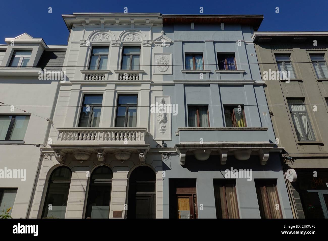 Antwerpen, vereinfachte historische Fassade // Antwerp, fachada reducida Foto de stock