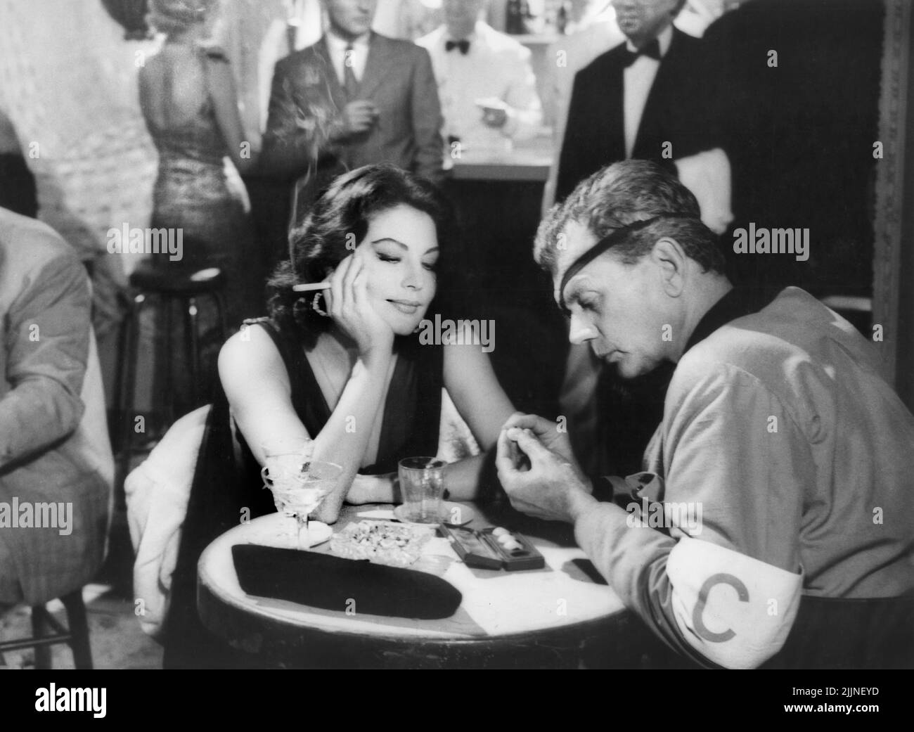 Ava Gardner, Joseph Cotton, en la película italo-americana 'The Angel Wear Red', en italiano: 'La Sposa Bella', MGM, TITANUS, 1960 Foto de stock
