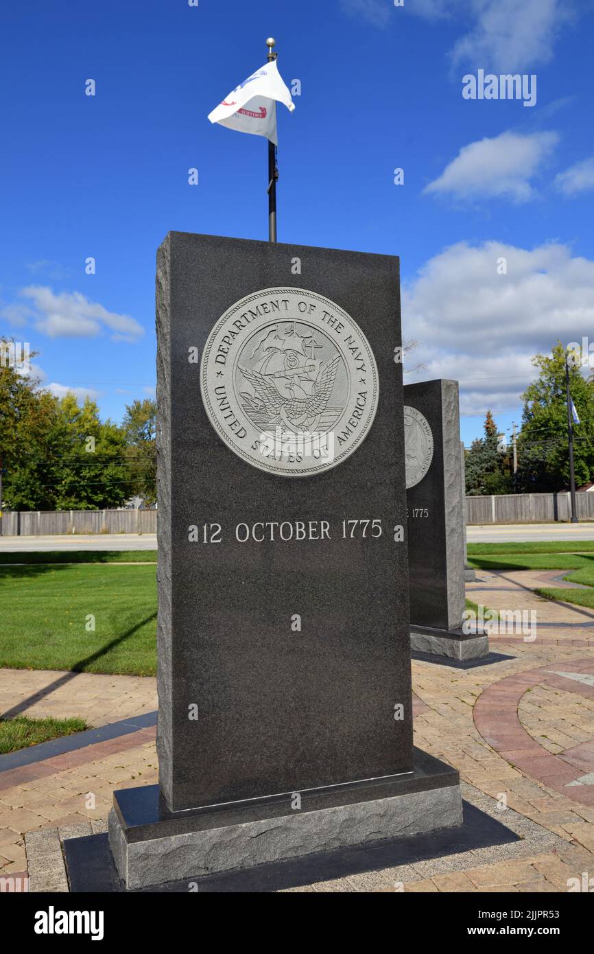 Streamwood, Illinois, EE.UU. Uno de los múltiples monumentos en un memorial de guerra comunitaria en el noreste de Illinois. Foto de stock