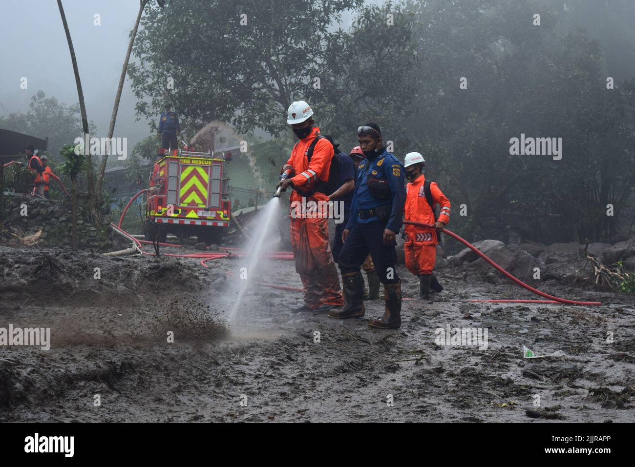 Bogor, Indonesia 11 de enero de 2021 Inundaciones repentinas en la zona de Puncak, Bogor