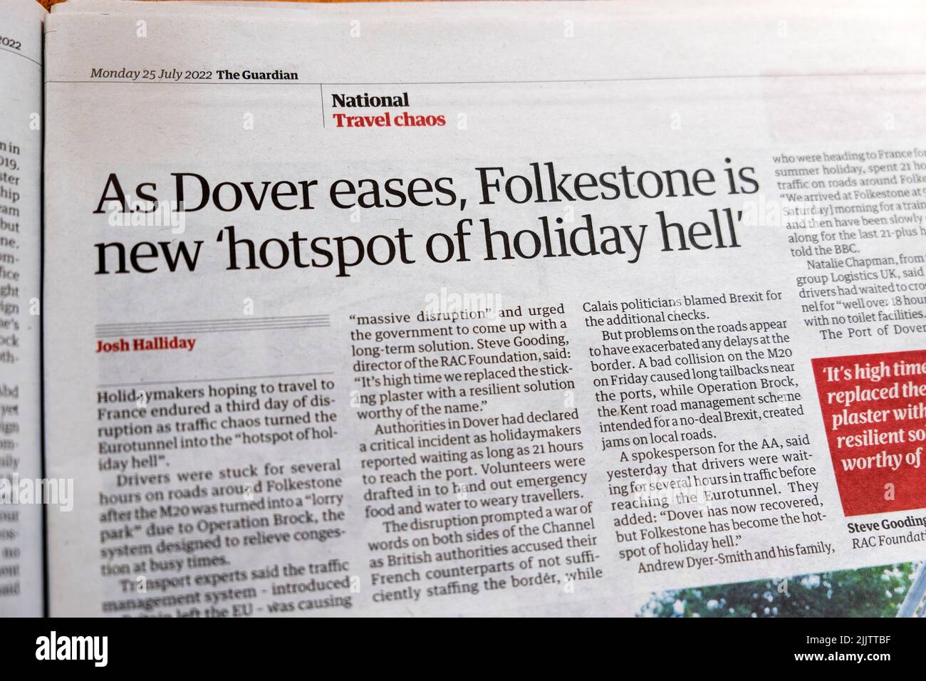 'Como Dover alivia, Folkestone es un nuevo 'punto caliente del infierno de vacaciones' periódico Guardian artículo de viaje de la ola de calor Foto de stock