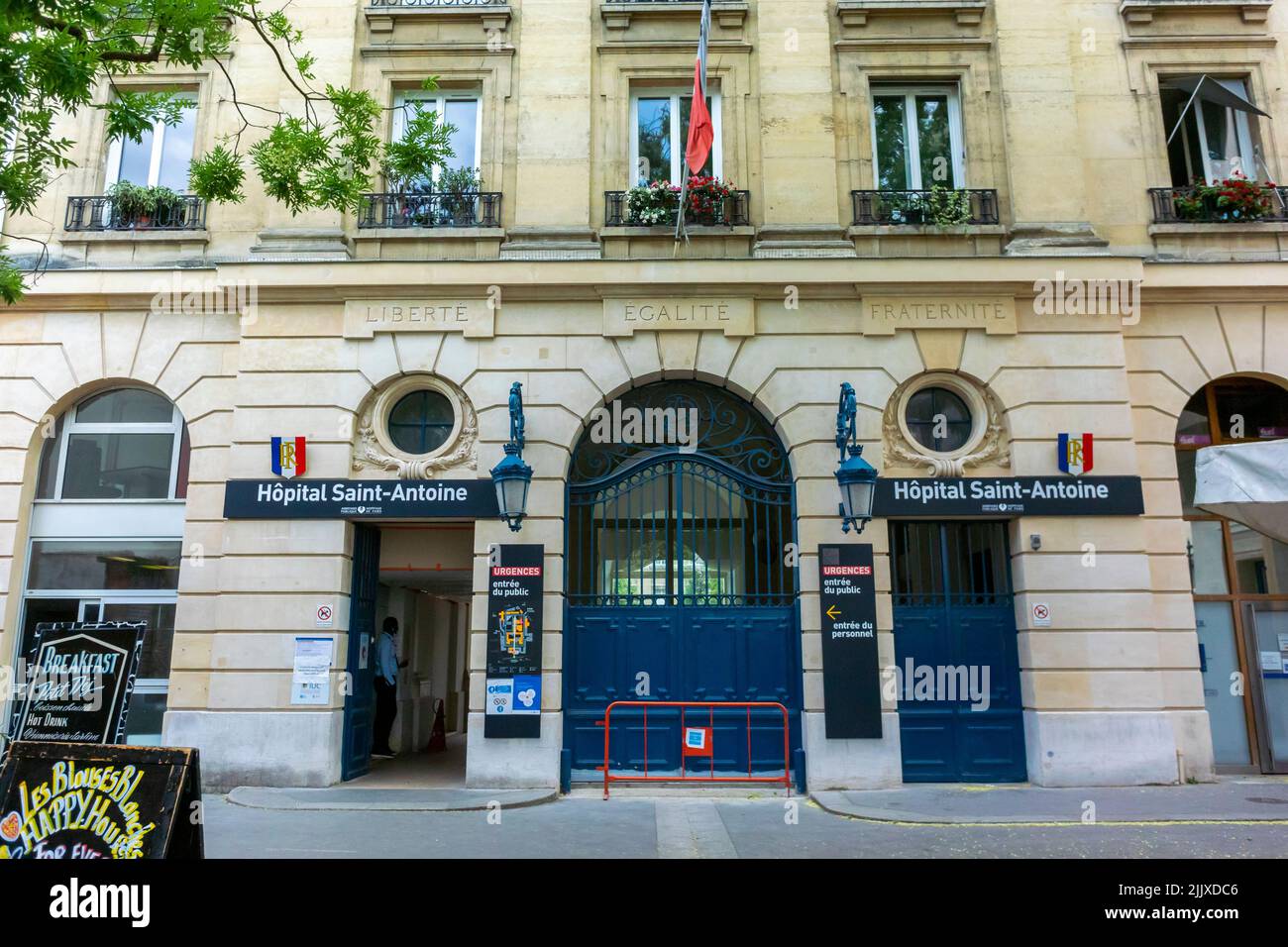 París, Francia, Hospital Público Francés, Hospital Hopital Saint Antoine, CEGIDD, Vacunas contra la viruela del simio Foto de stock